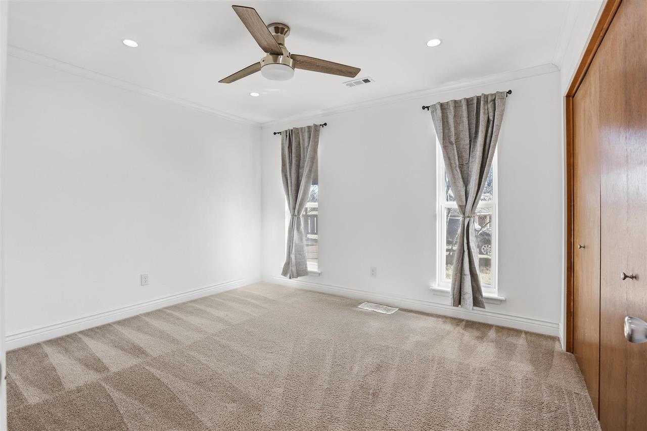 Listing Carousel Slide