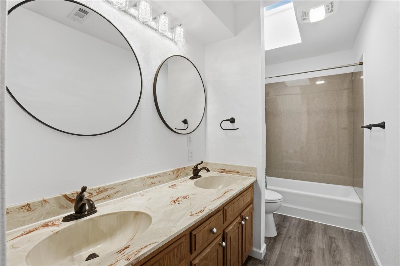 Listing Carousel Slide