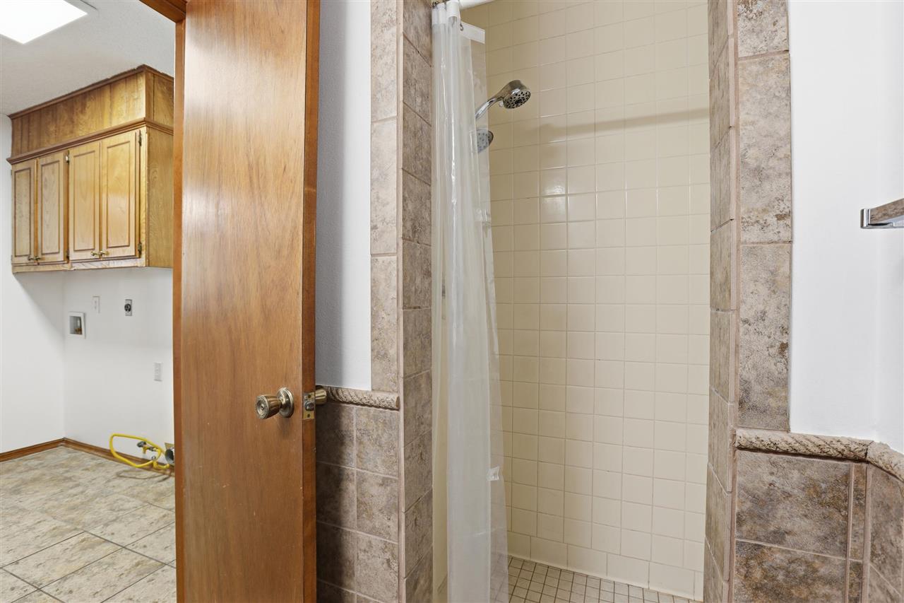 Listing Carousel Slide