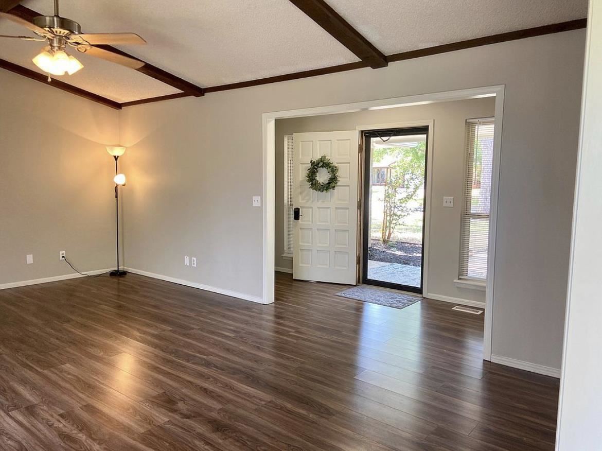 3921 W Yorkshire Drive