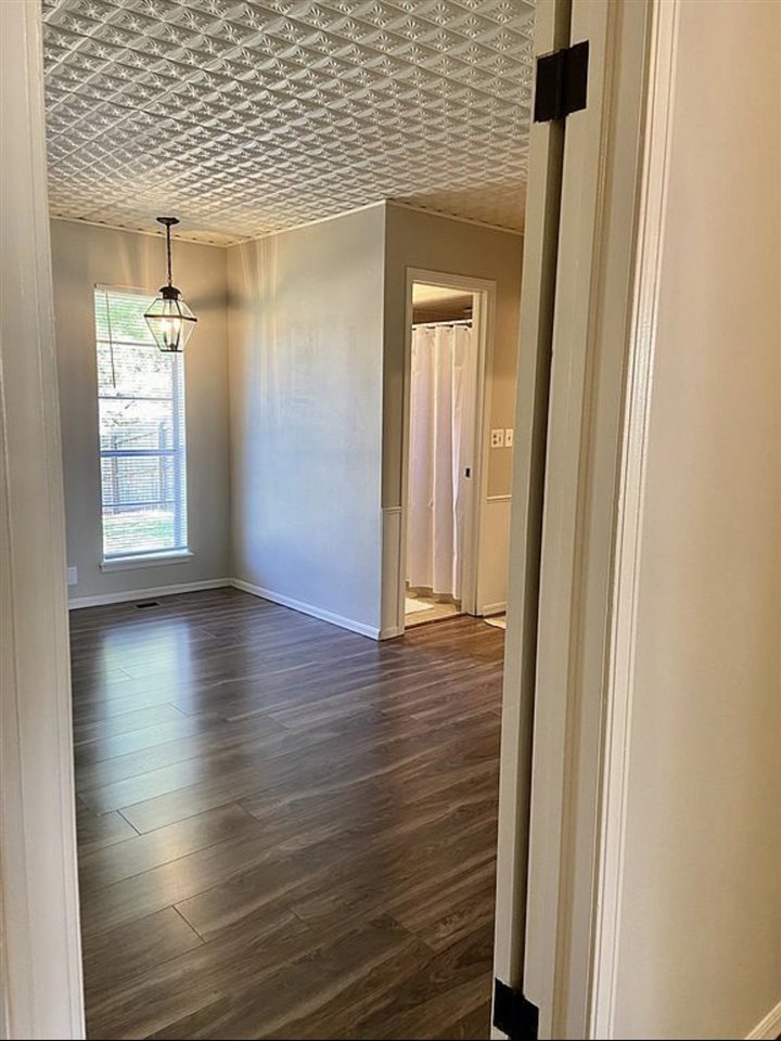 3921 W Yorkshire Drive