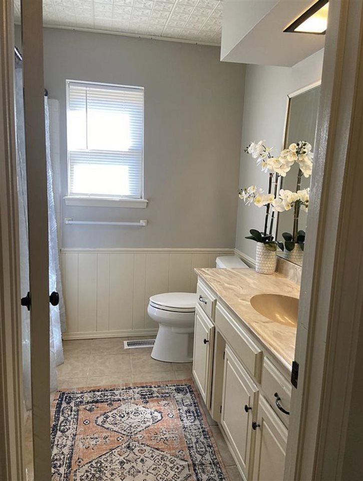 3921 W Yorkshire Drive