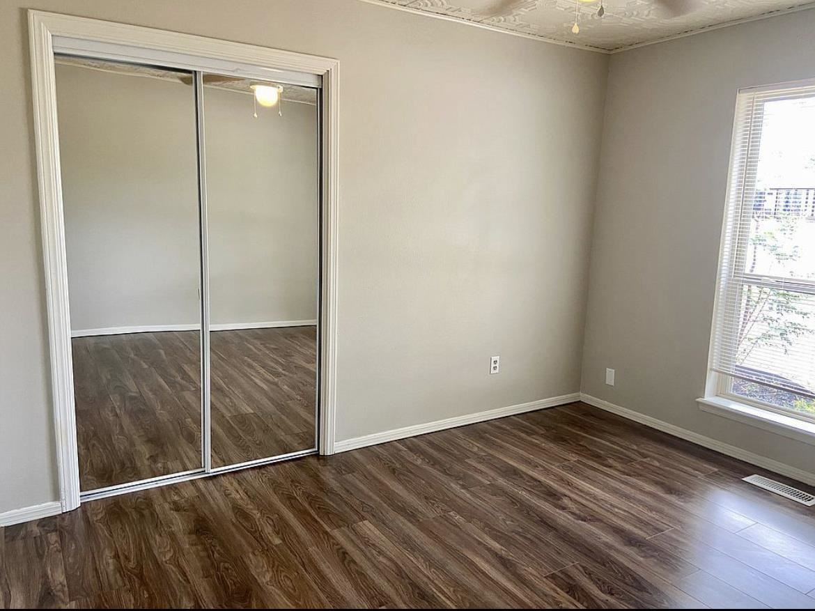 3921 W Yorkshire Drive