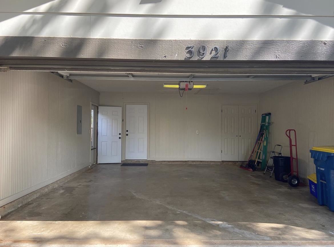 3921 W Yorkshire Drive