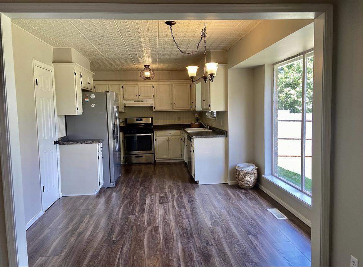 3921 W Yorkshire Drive