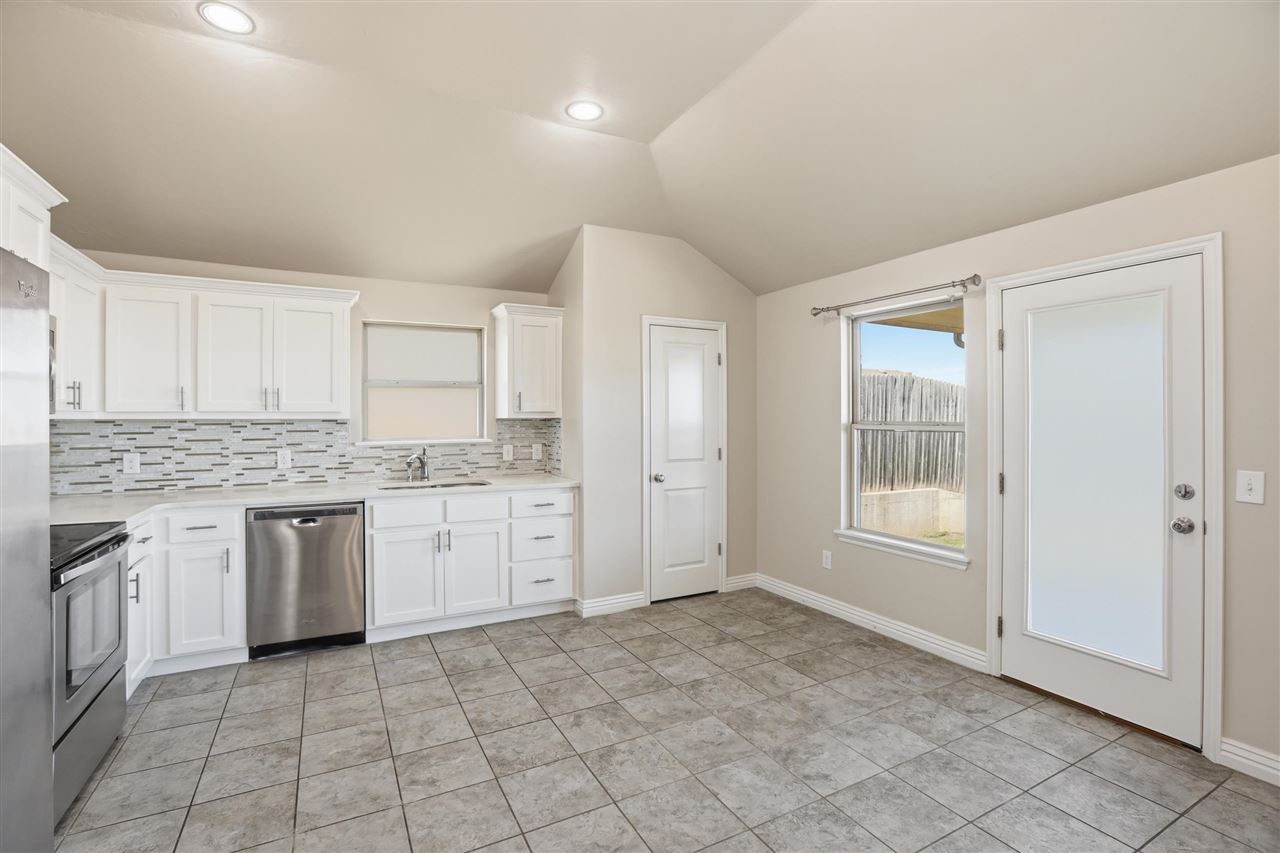 4420 W Prescot Drive