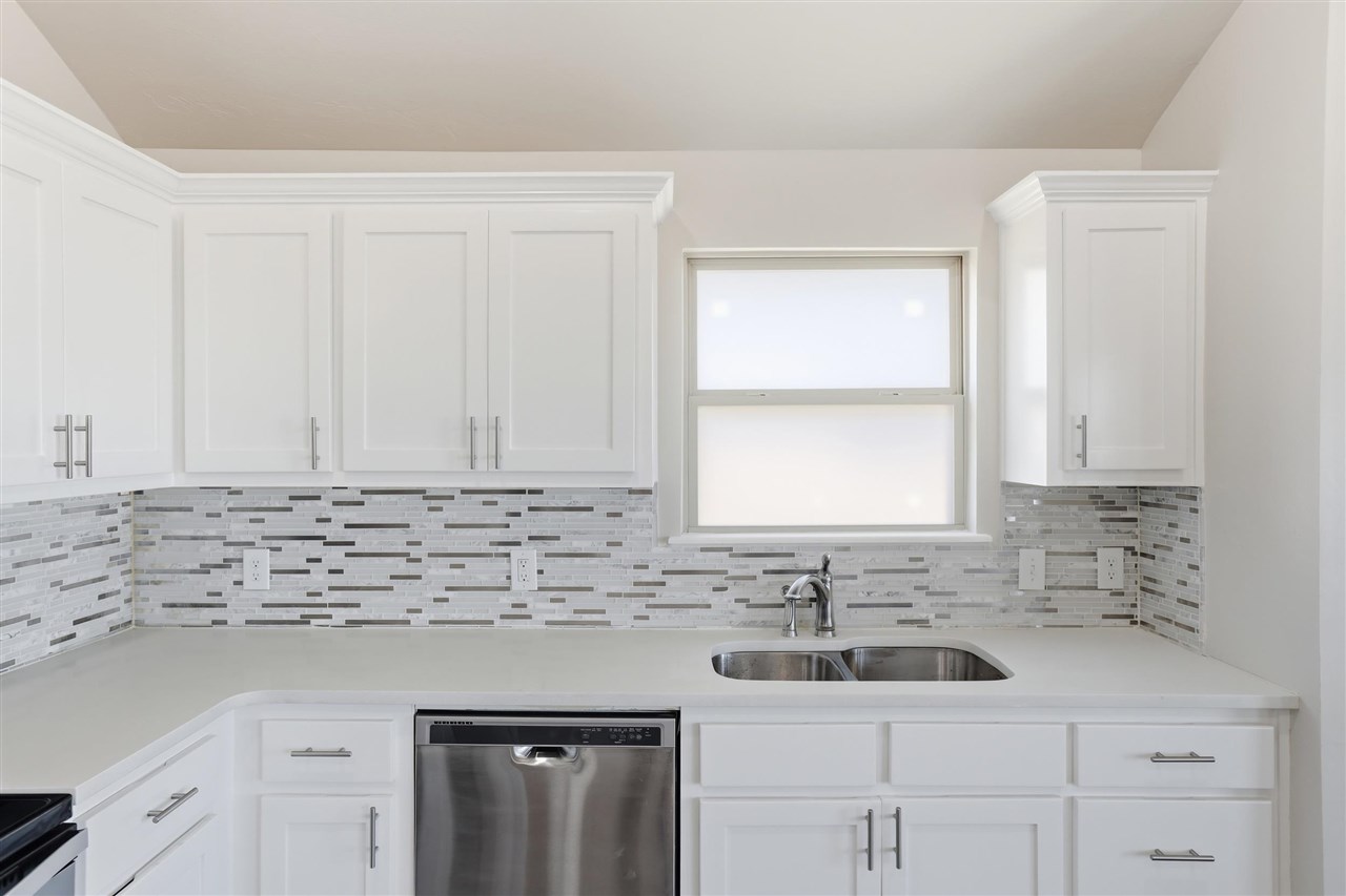 4420 W Prescot Drive