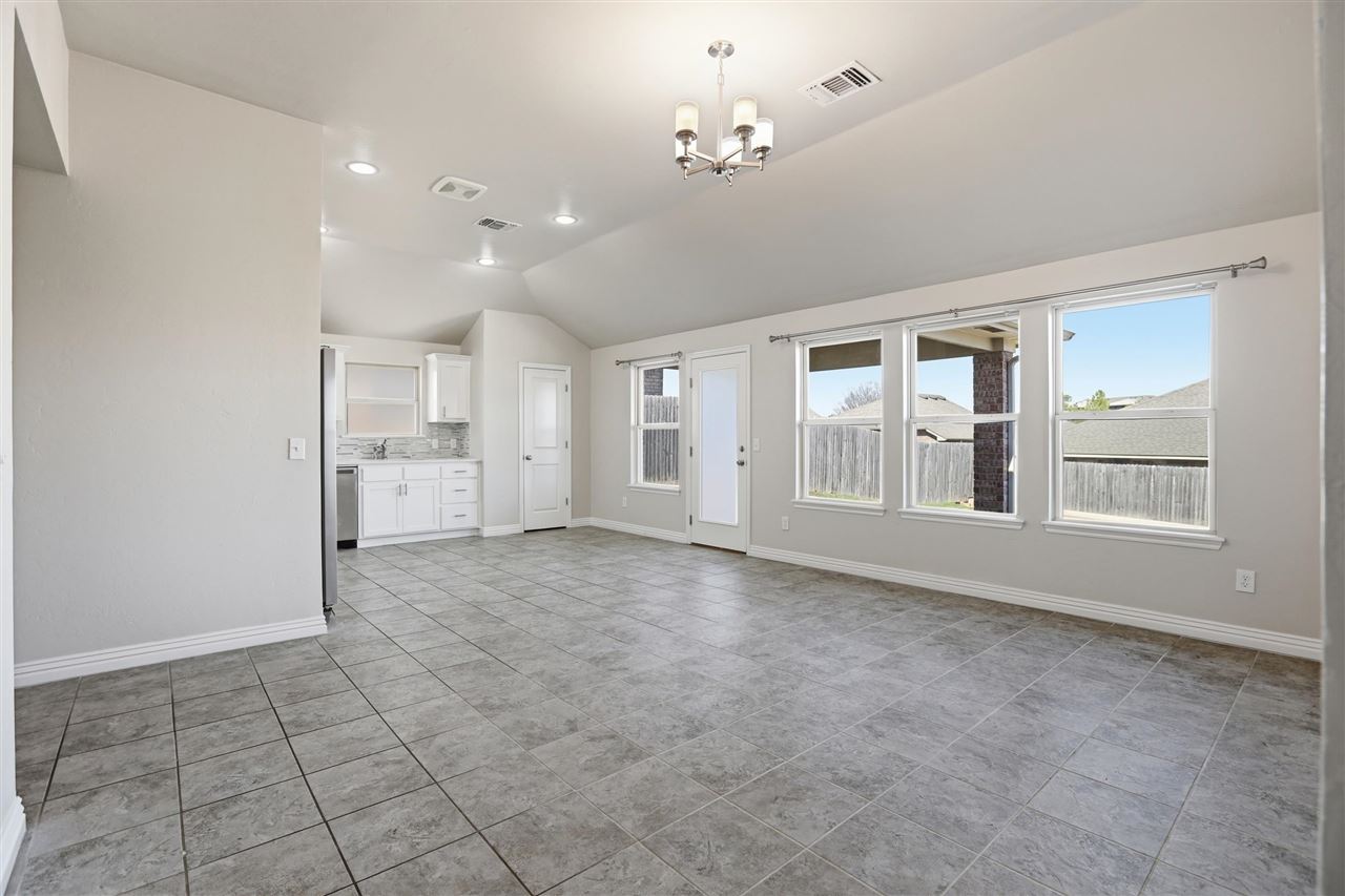 4420 W Prescot Drive