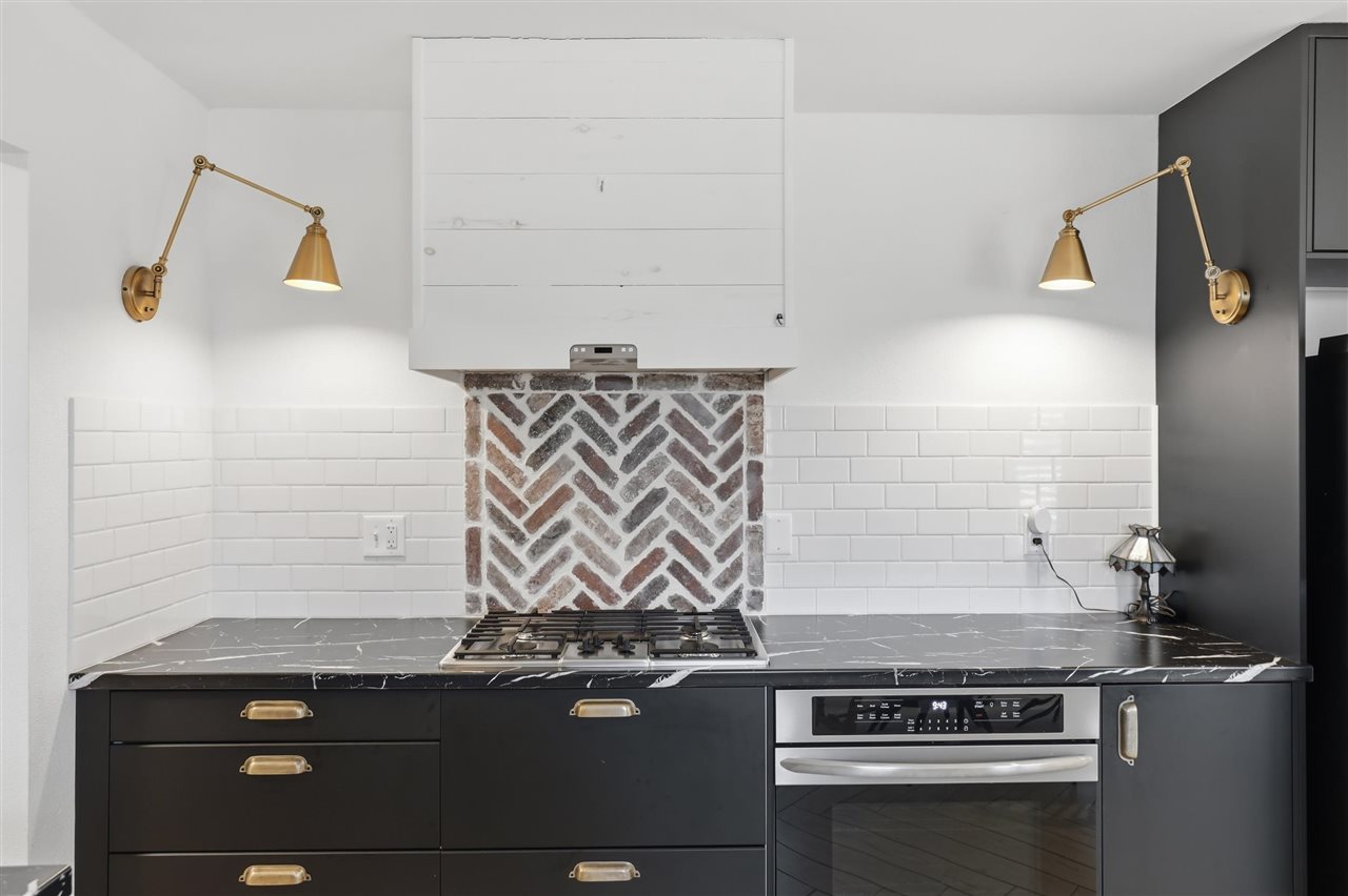 4902 W Country Club Drive