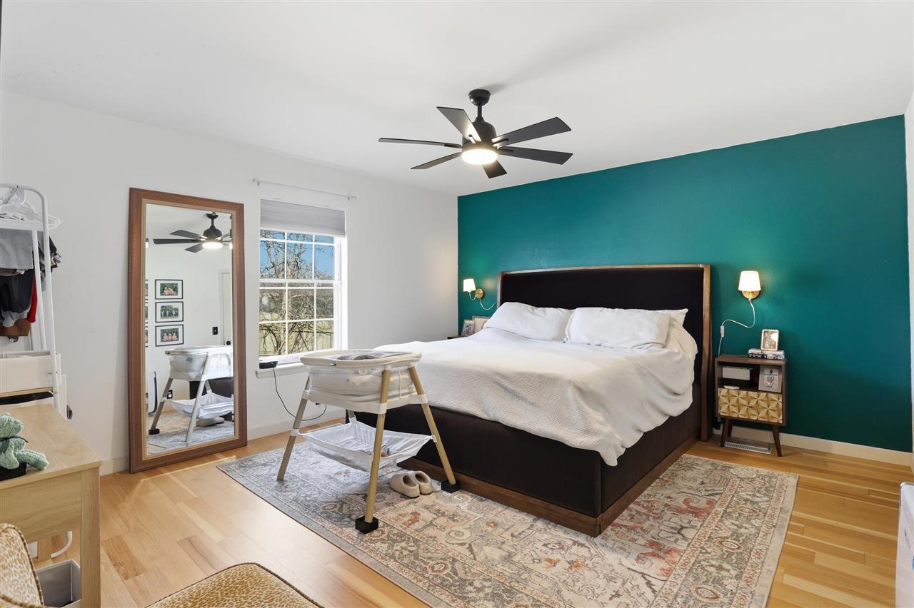 4902 W Country Club Drive