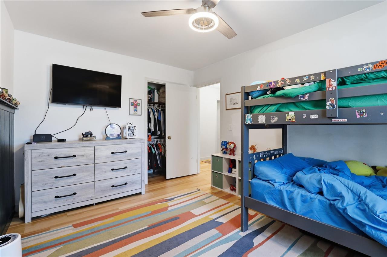 4902 W Country Club Drive