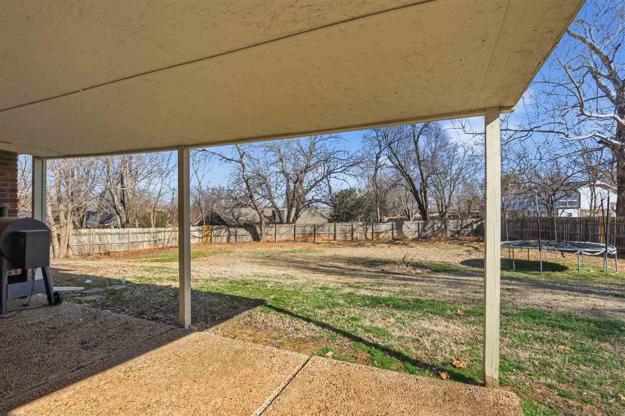 4902 W Country Club Drive