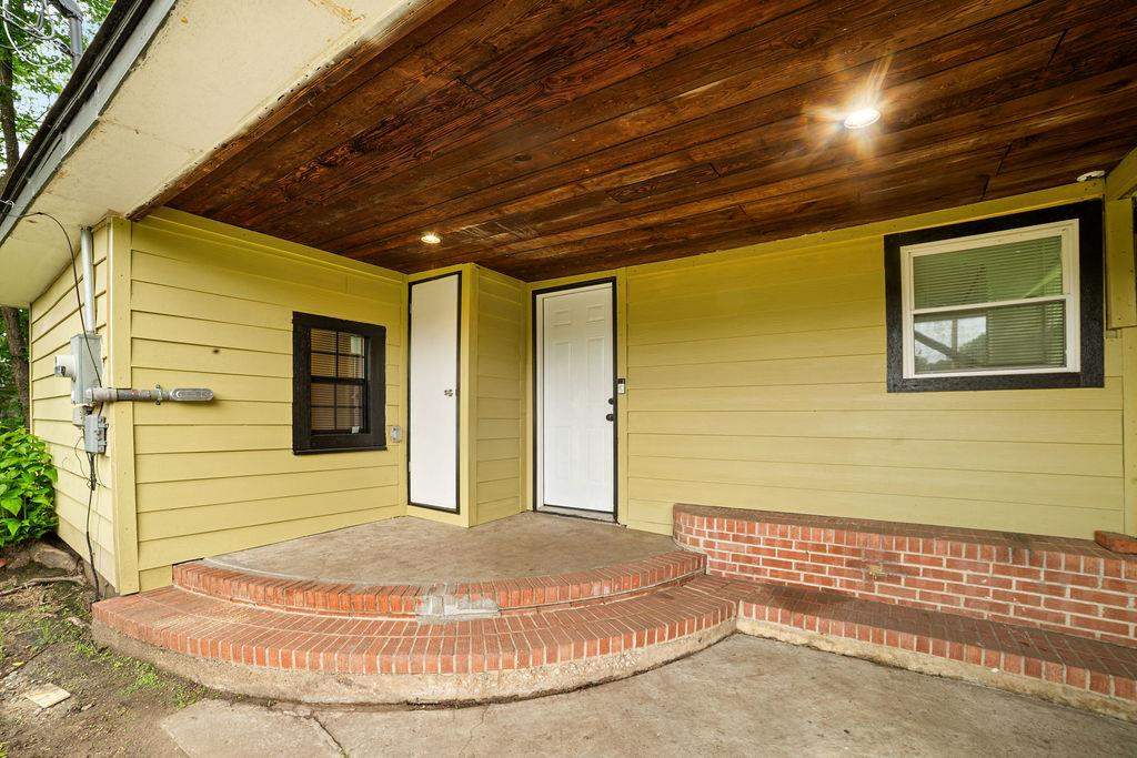 320 N Margarite Avenue