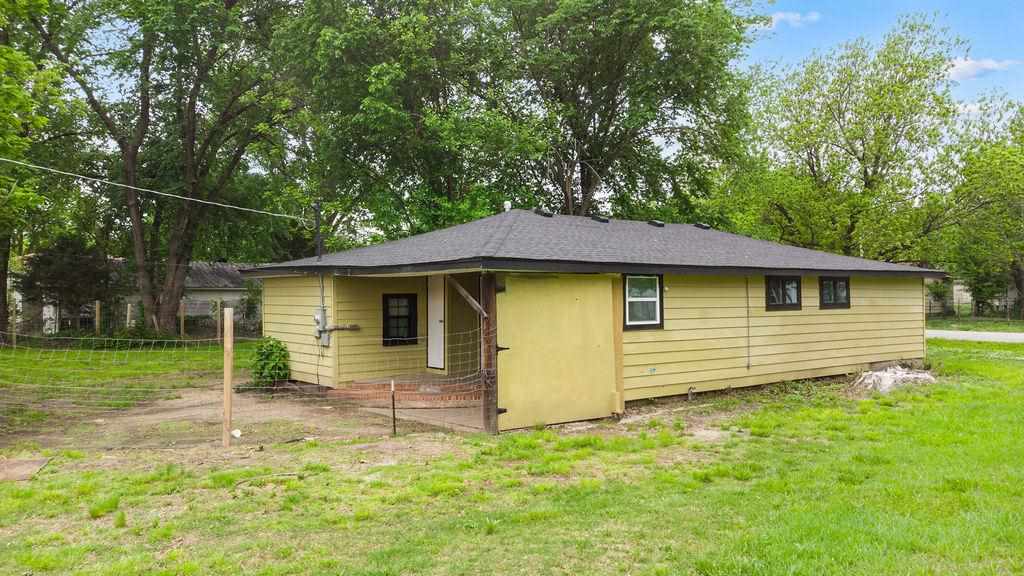 320 N Margarite Avenue