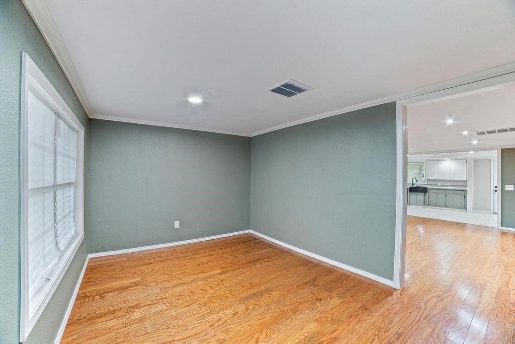320 N Margarite Avenue