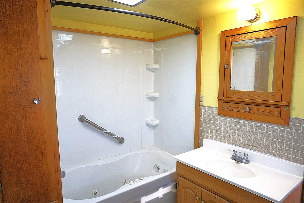 Listing Carousel Slide