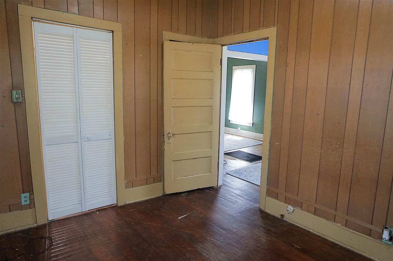 Listing Carousel Slide
