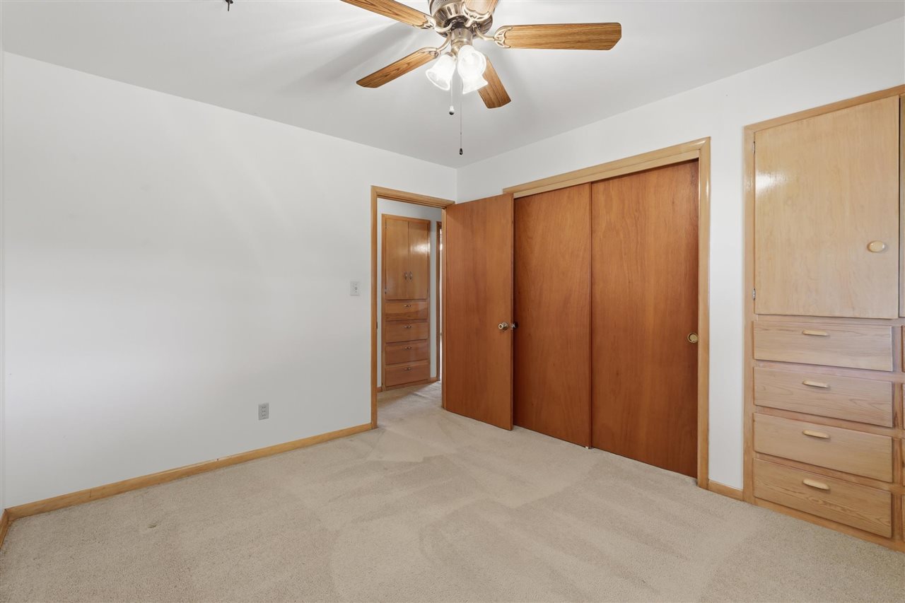 Listing Carousel Slide