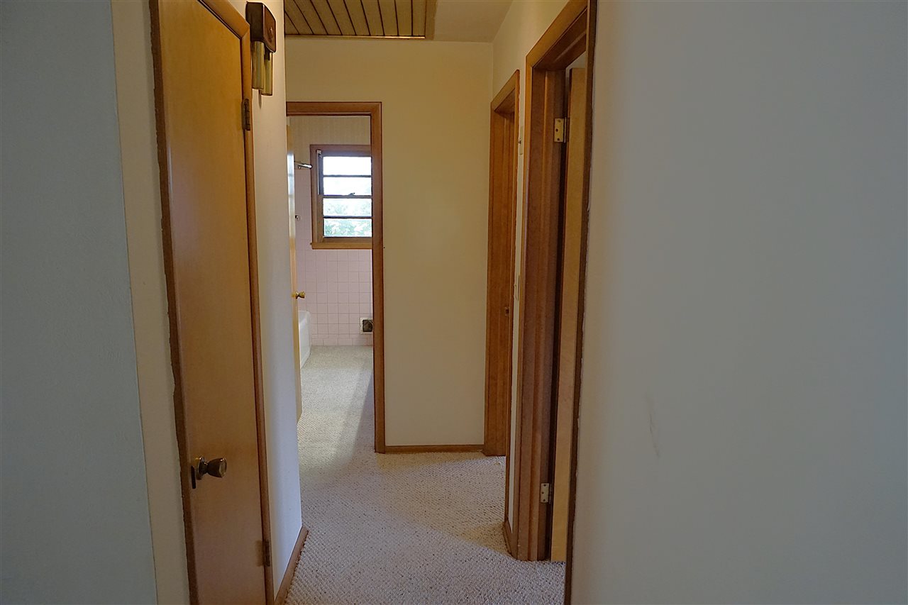 Listing Carousel Slide