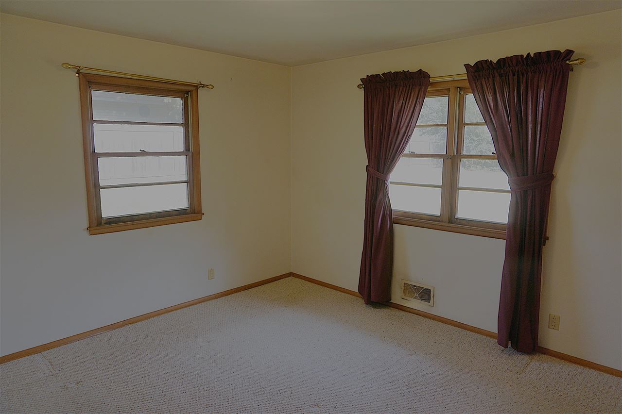 Listing Carousel Slide