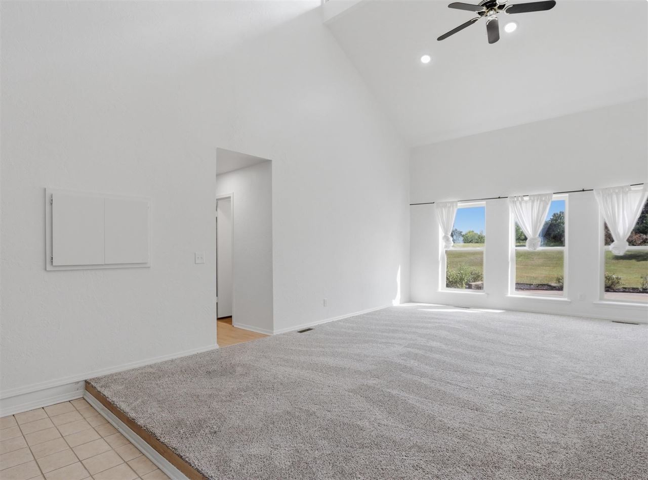 219 E Rogers Drive
