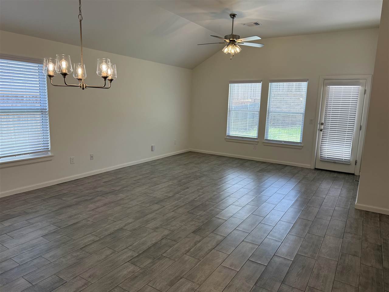 2816 S Bowling Drive