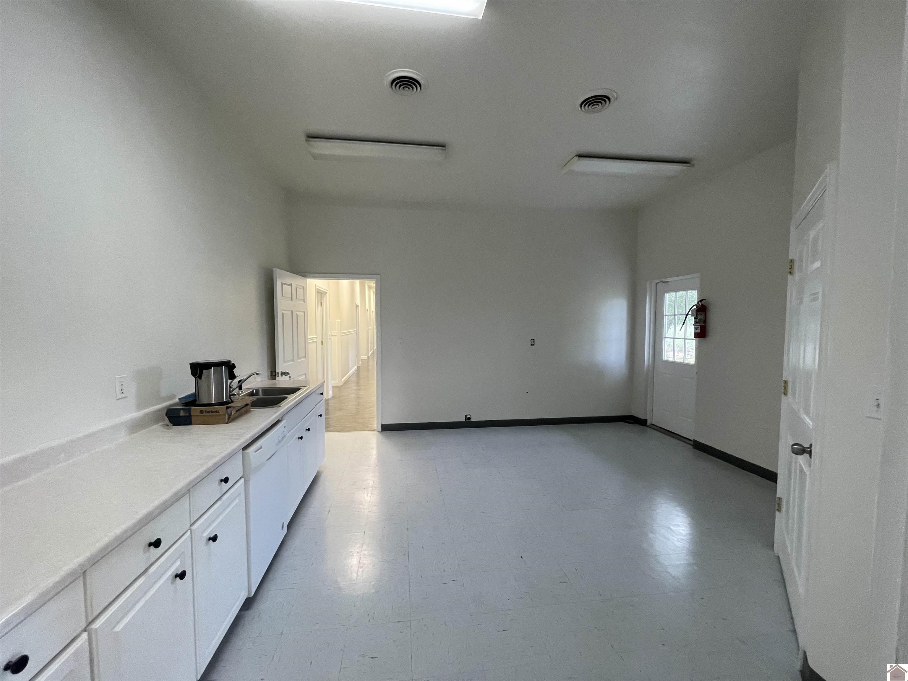 102 Caky, Benton, KY 42025 Listing Photo  5
