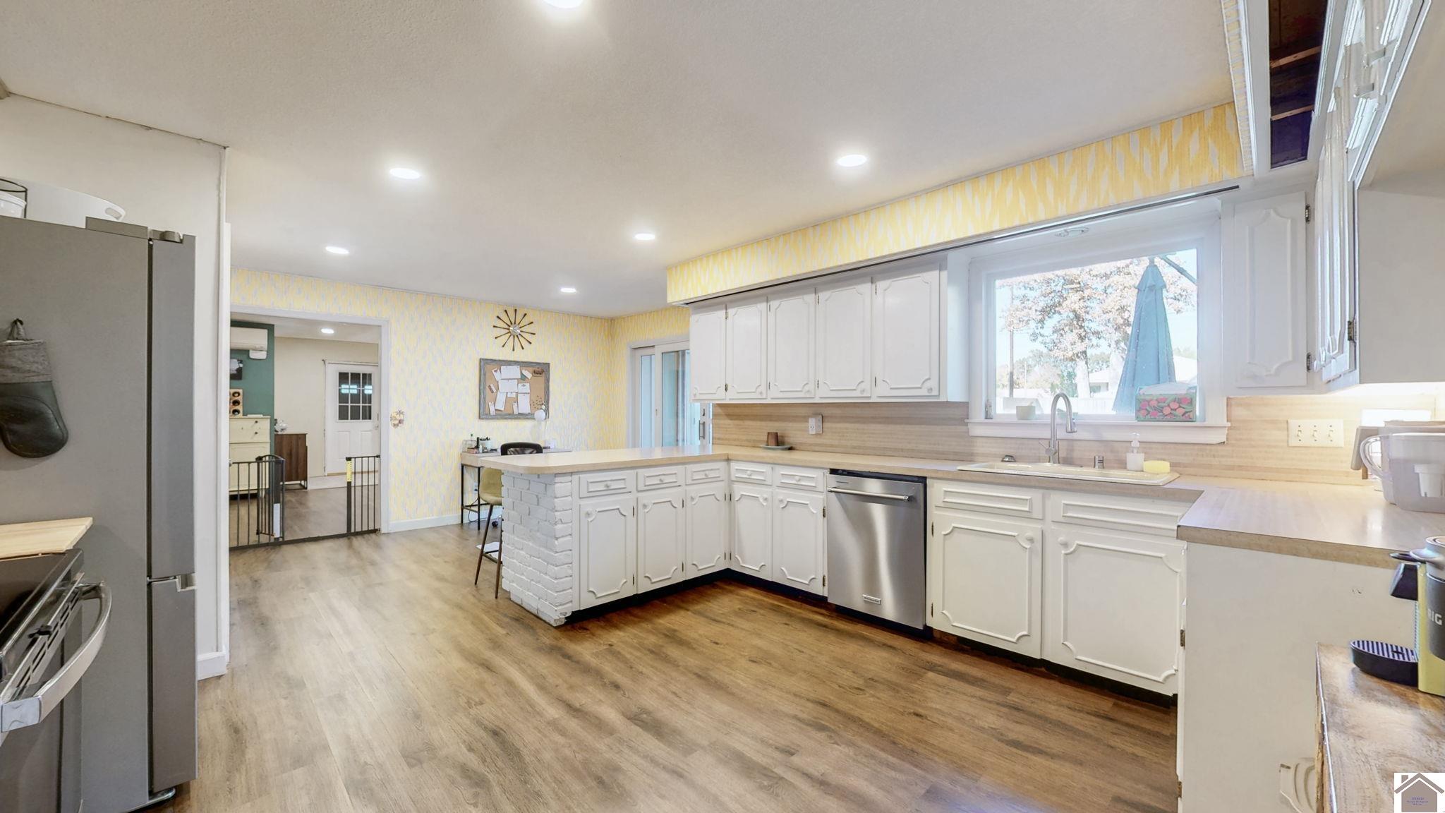 2115 Gatesborough Circle, Murray, KY 42071 Listing Photo  8