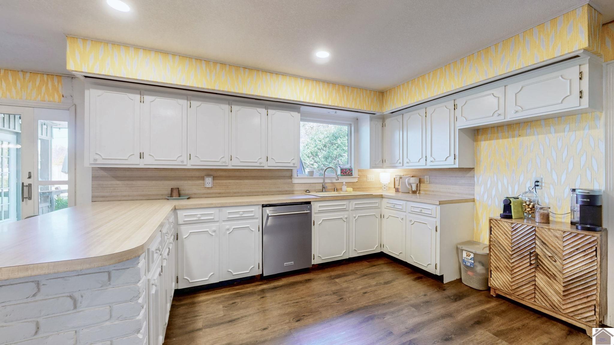 2115 Gatesborough Circle, Murray, KY 42071 Listing Photo  9