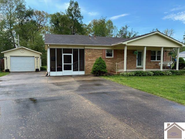 135 Southern Heights, Mayfield, KY 42055 Listing Photo  3