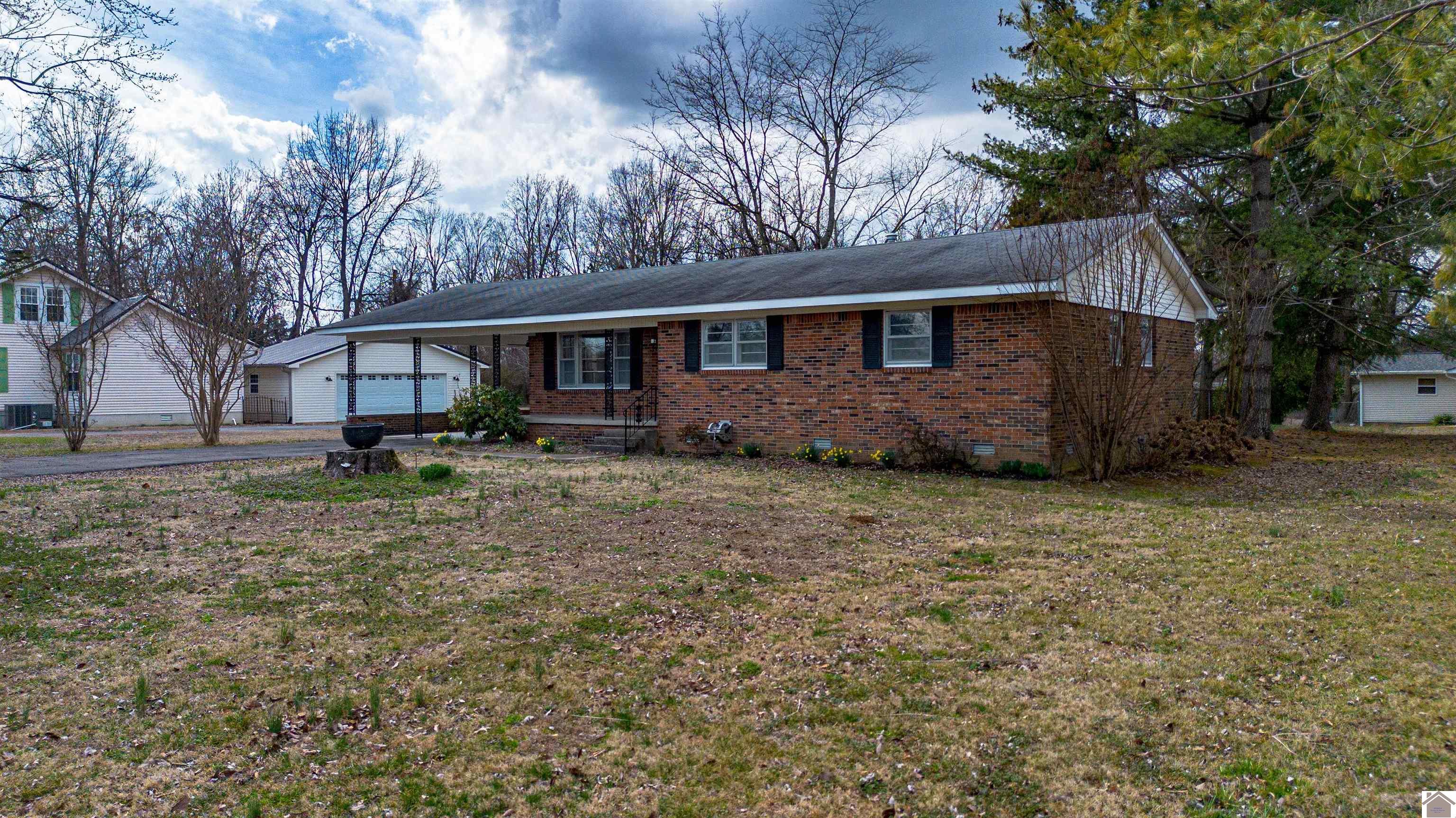 133 Frankfort Avenue, Paducah, KY 42001 Listing Photo  2