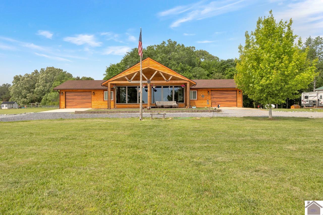 227 Whitetail Ln