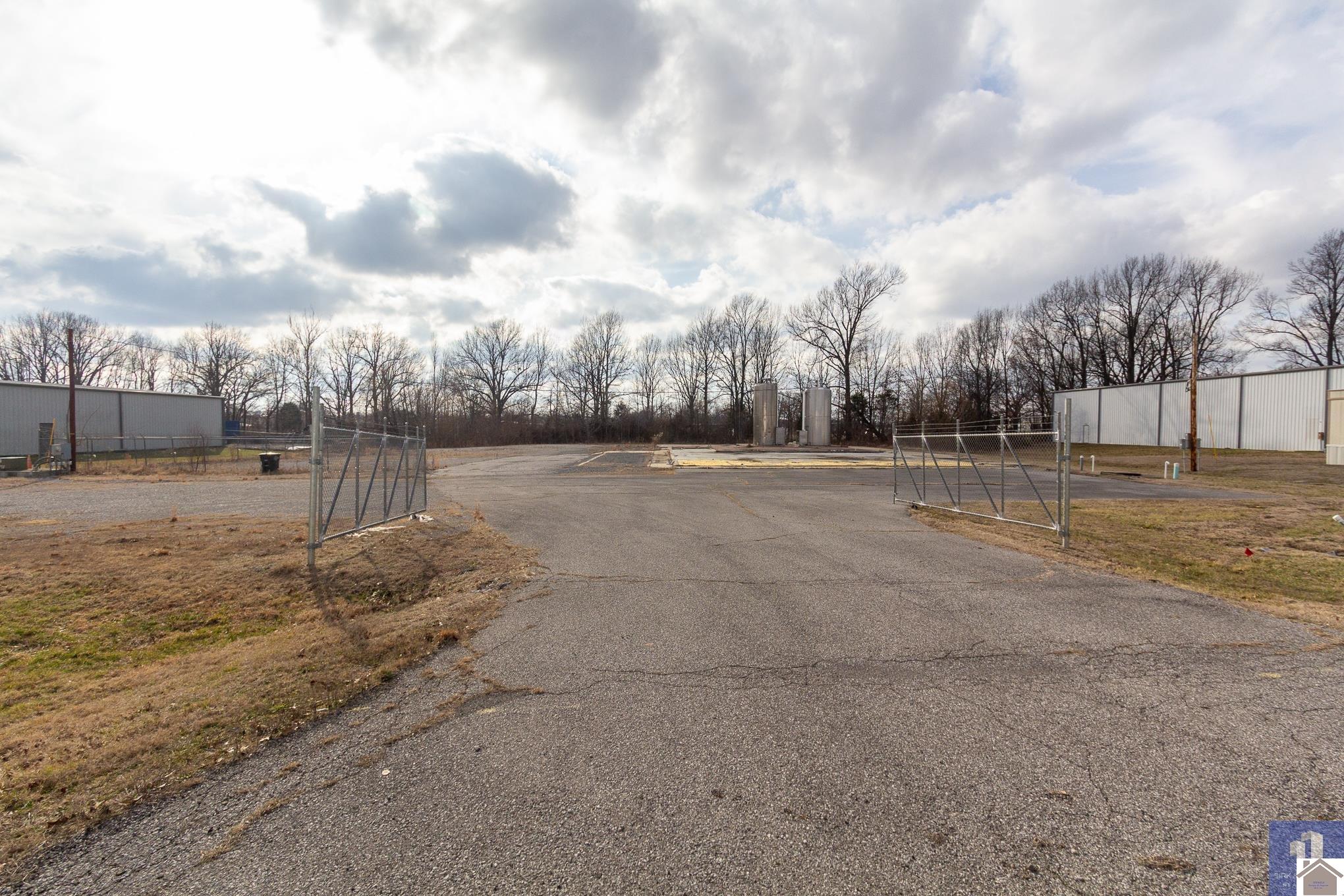 3865 Industrial Drive, Paducah, KY 42001 Listing Photo  2