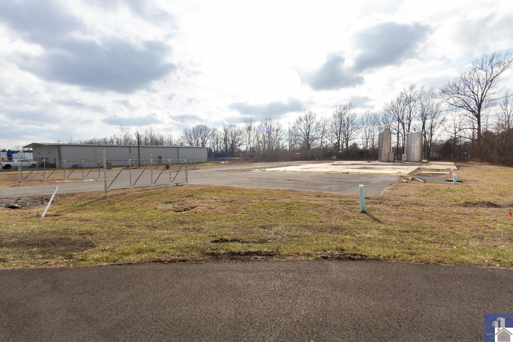 3865 Industrial Drive, Paducah, KY 42001 Listing Photo  3