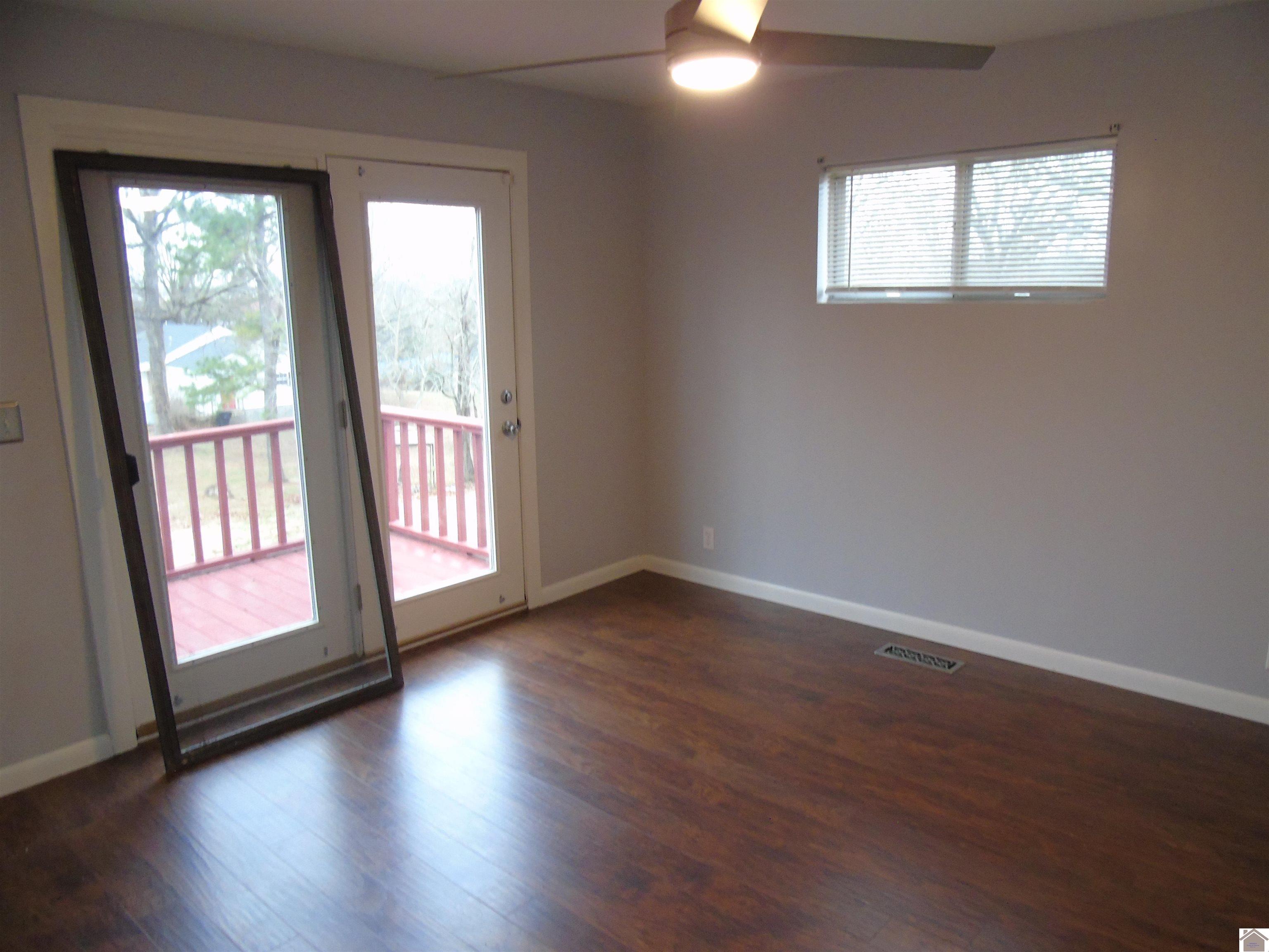 77 Lincoln, Cadiz, KY 42211 Listing Photo  5