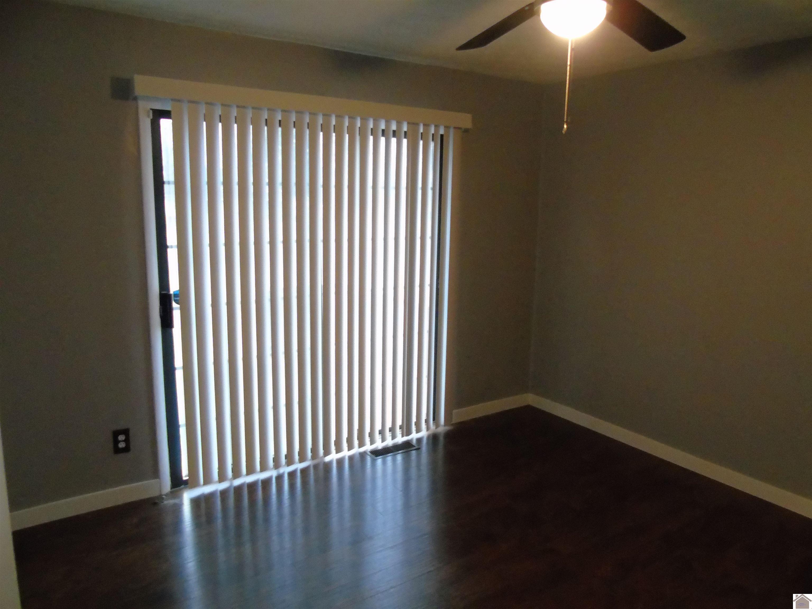 77 Lincoln, Cadiz, KY 42211 Listing Photo  6
