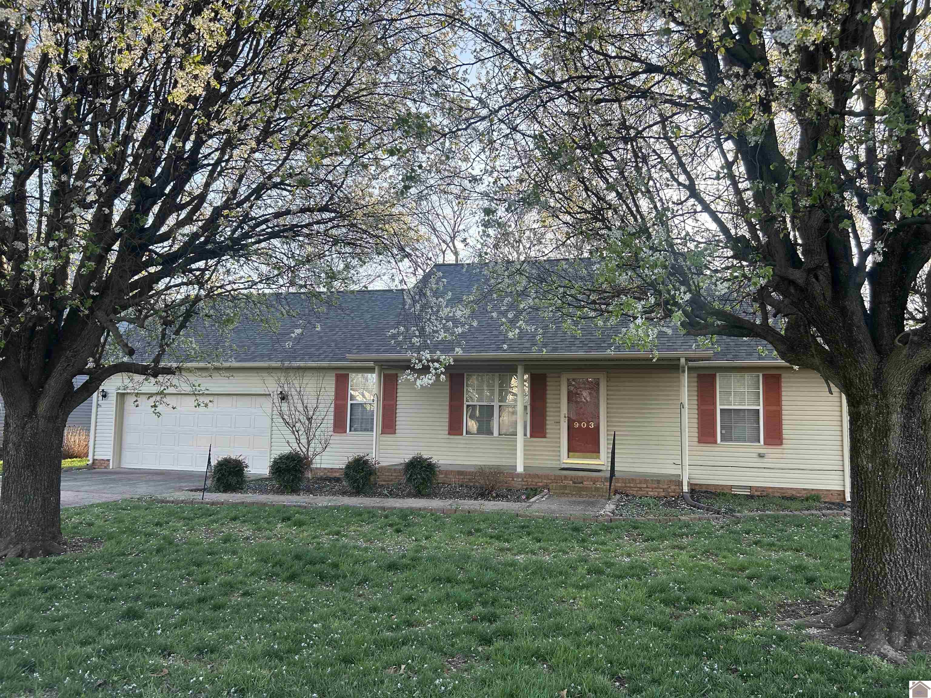903 Sivley Road, Hopkinsville, KY 42240 Listing Photo  1