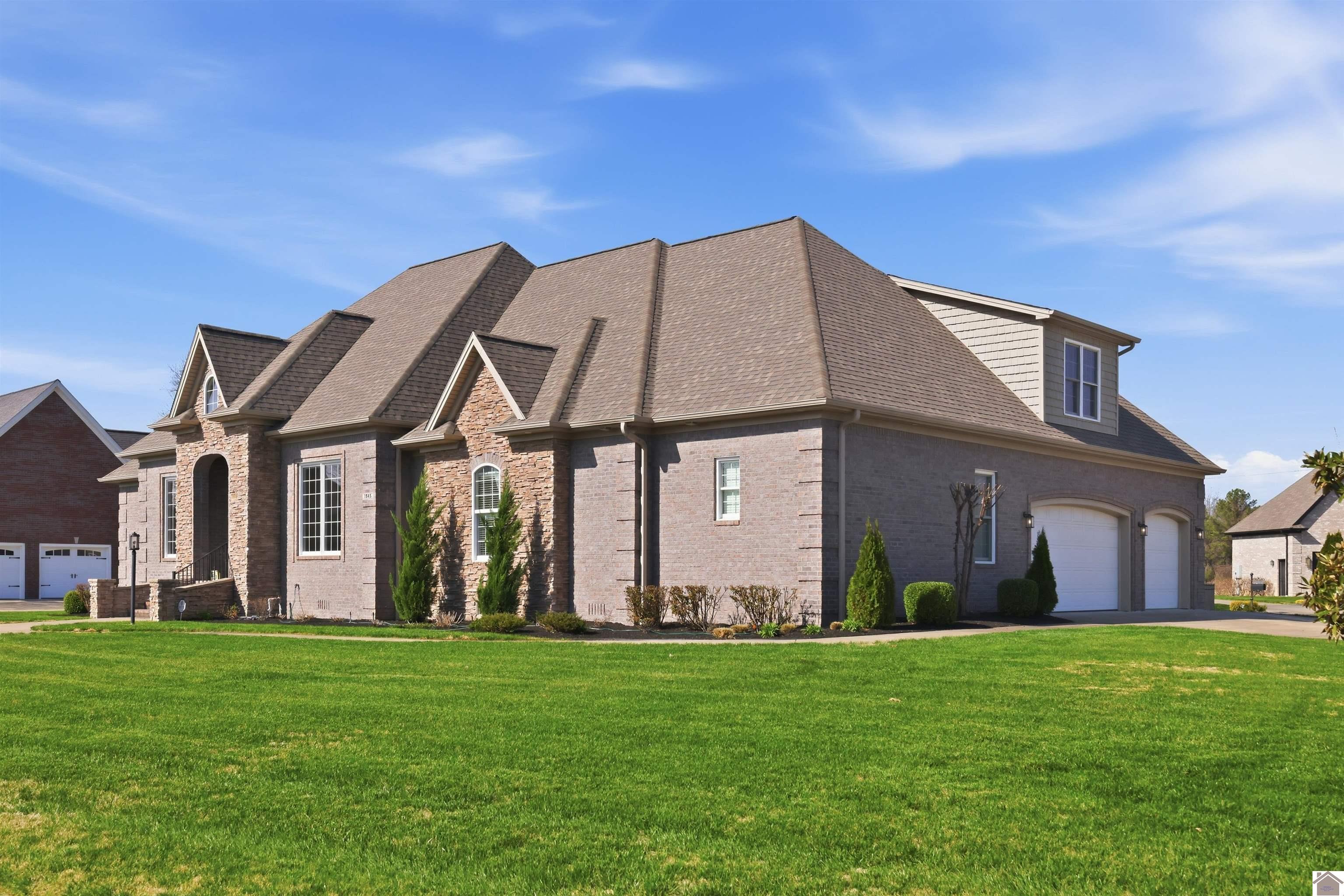 1945 Deerhaven, Paducah, KY 42001 Listing Photo  2