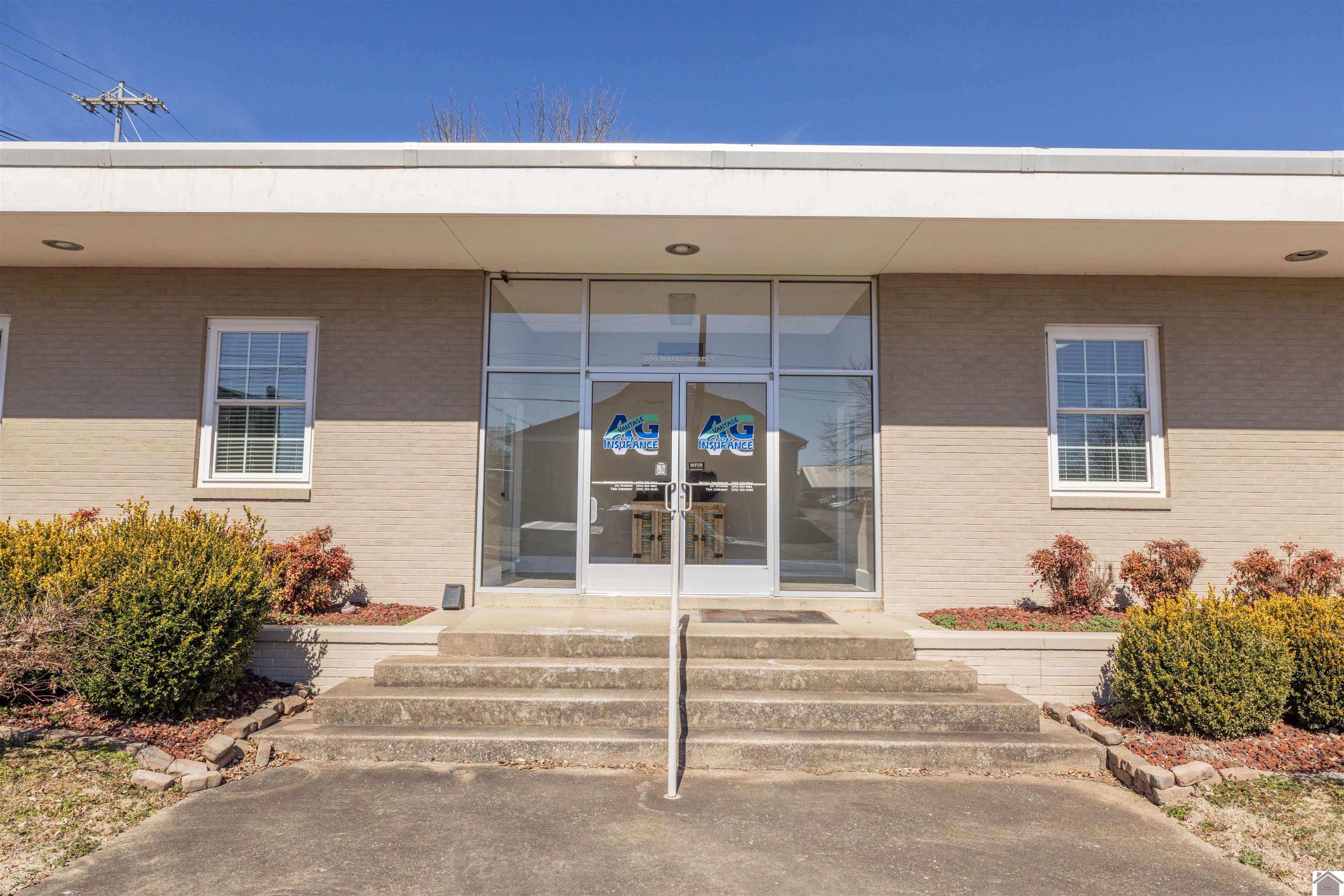 206 Maple Street, Murray, KY 42071 Listing Photo  2