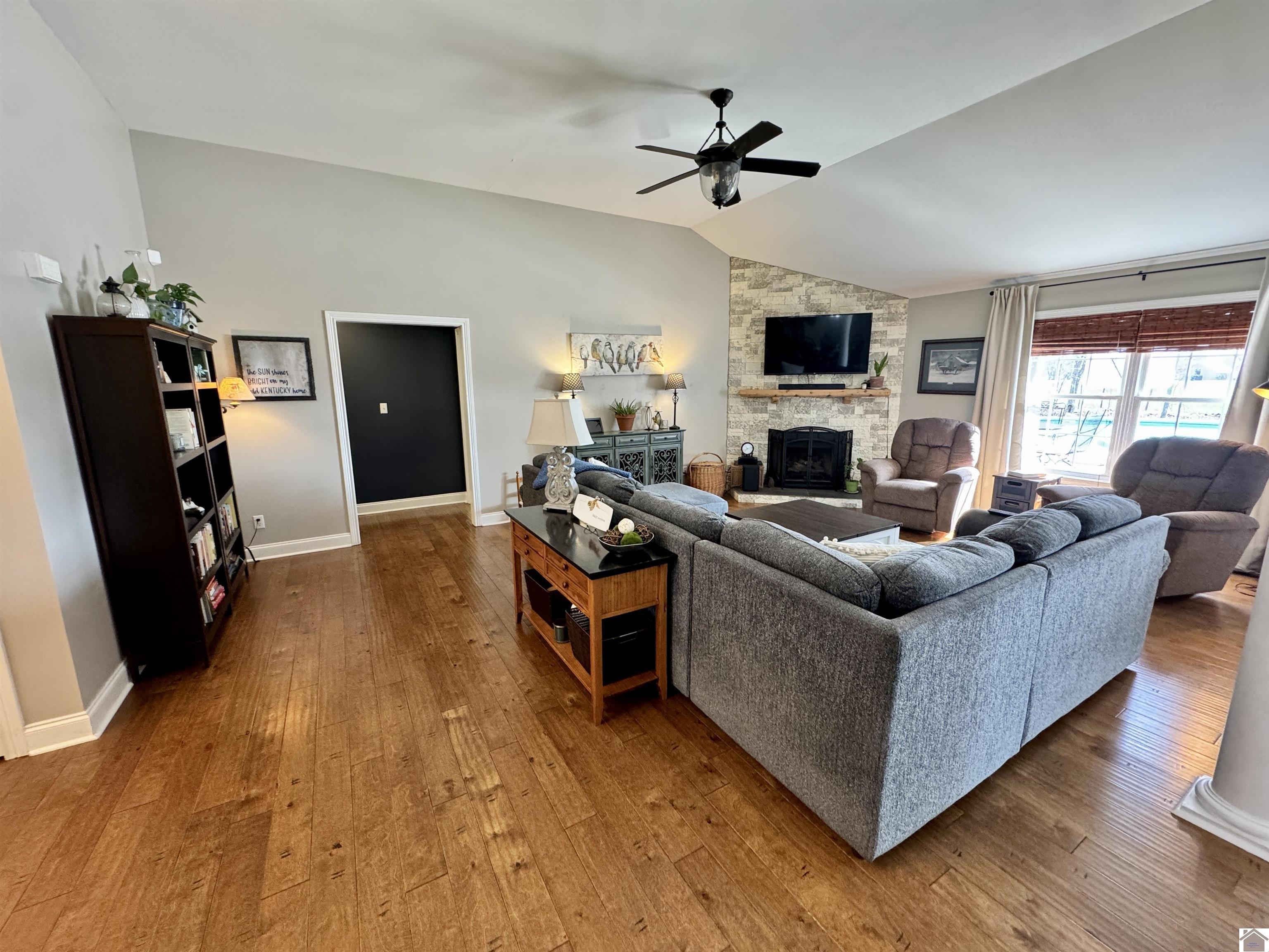 7020 Dana Drive, West Paducah, KY 42086 Listing Photo  12