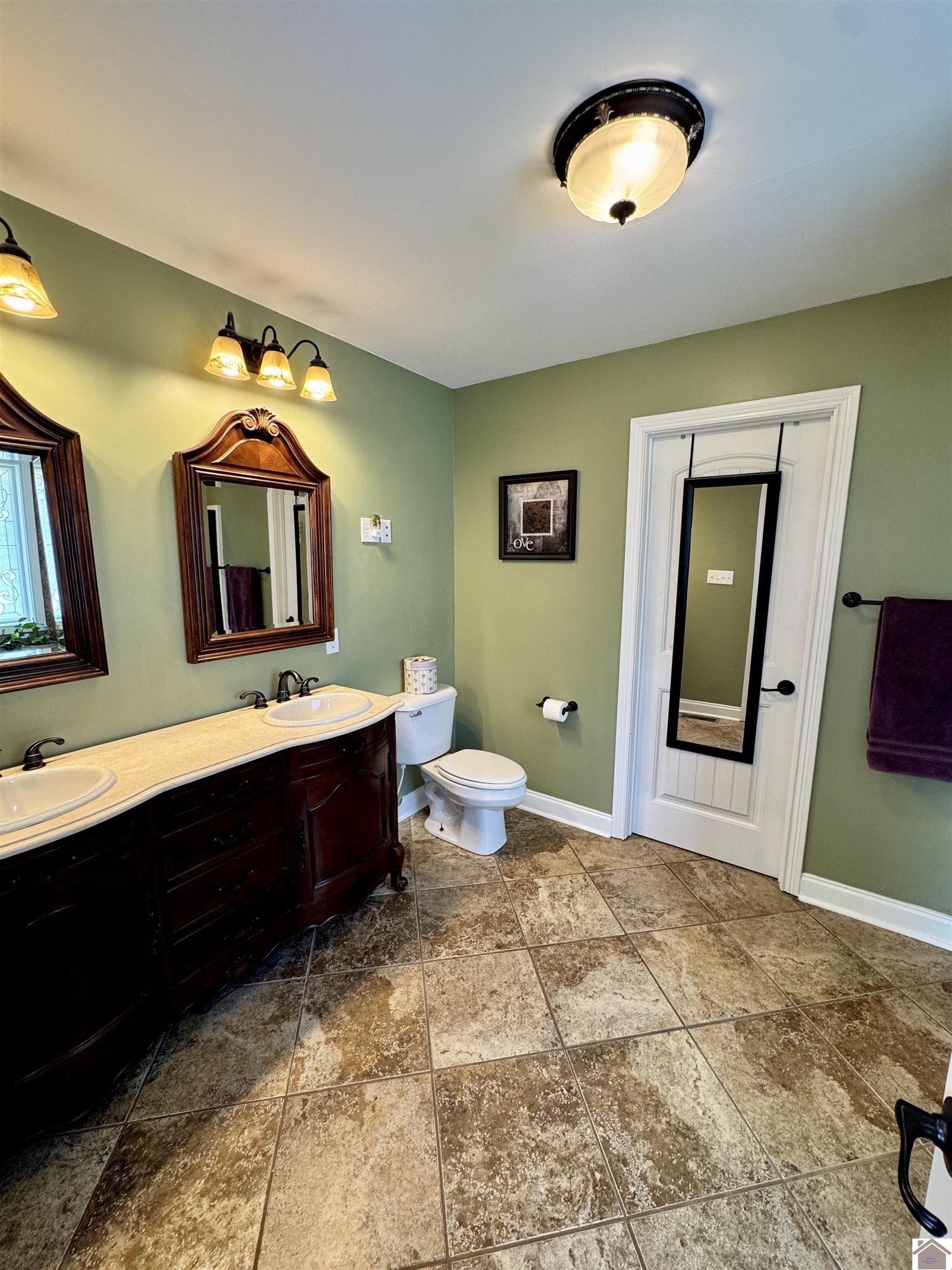 7020 Dana Drive, West Paducah, KY 42086 Listing Photo  17