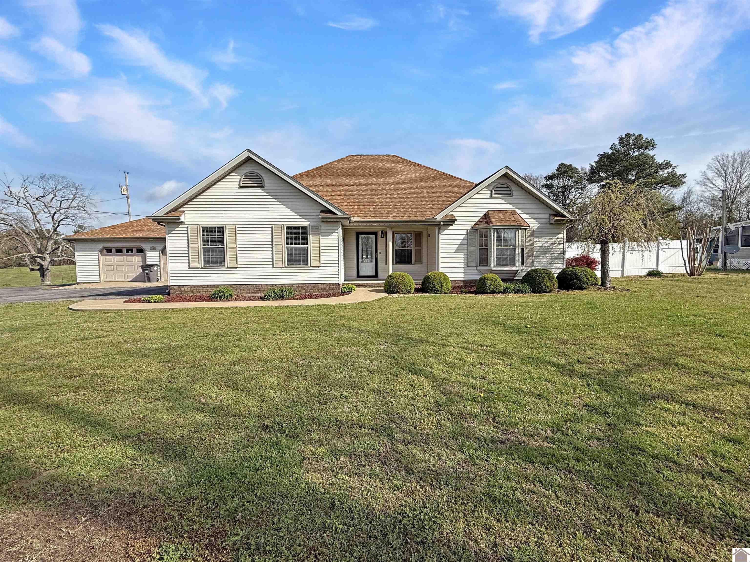150 Wrather Rd, Murray, KY 42071 Listing Photo  1