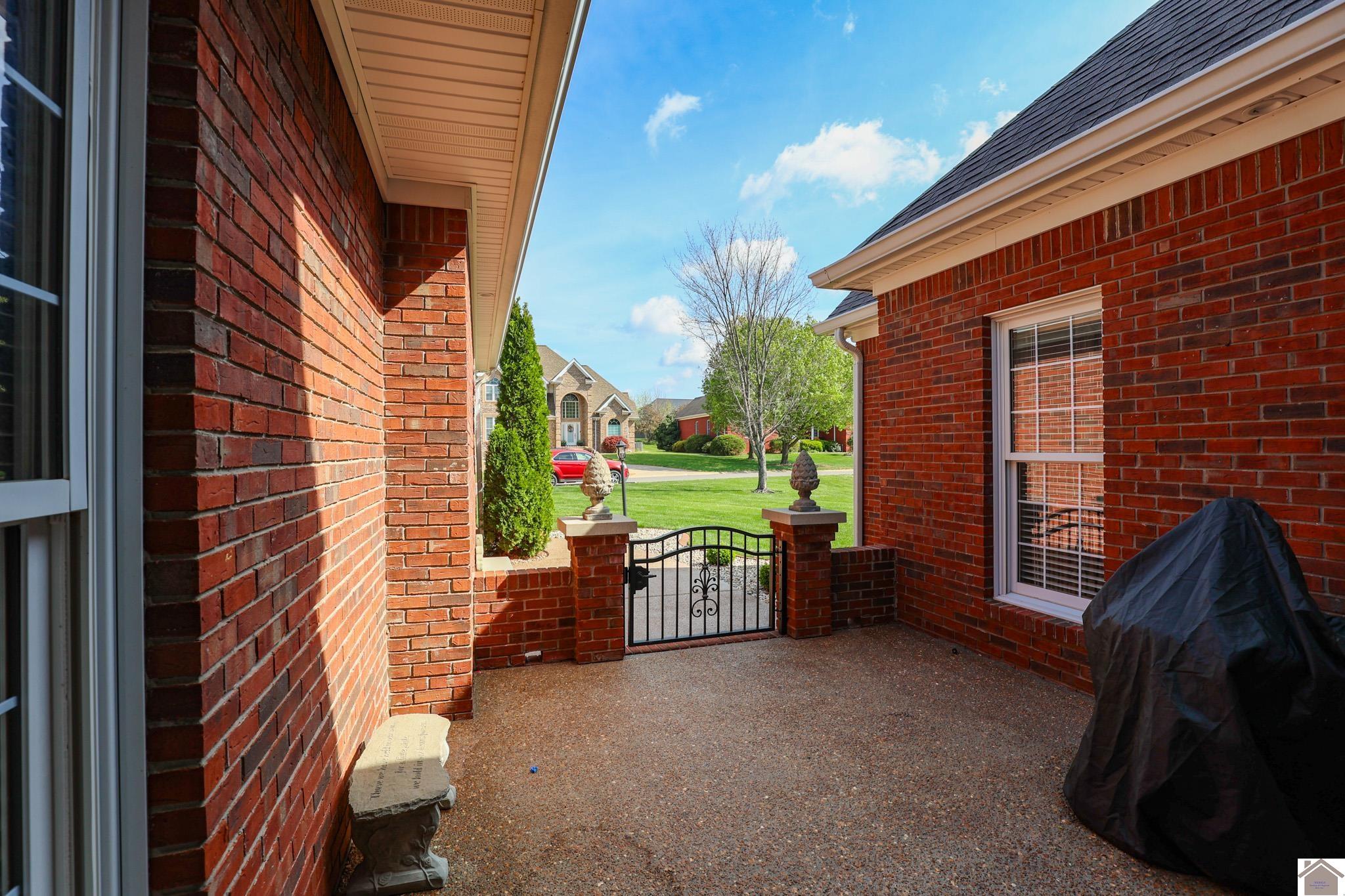 225 Forest Ridge Cv, Paducah, KY 42003 Listing Photo  4