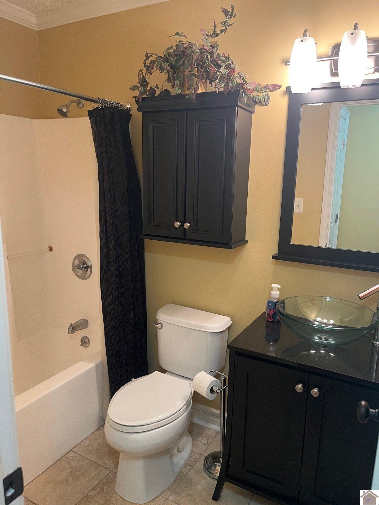 2308 W Park Drive, Paducah, KY 42001 Listing Photo  13