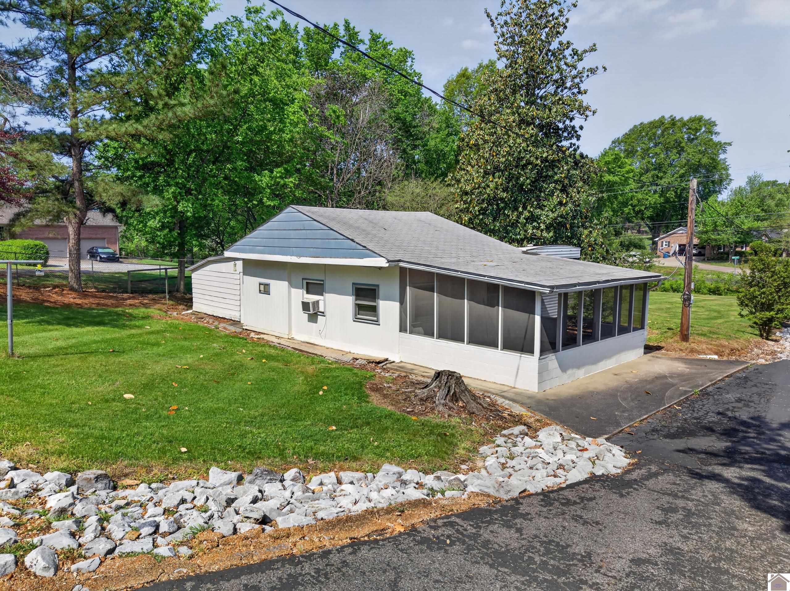 4080 Lovelaceville Road, Paducah, KY 42001 Listing Photo  2
