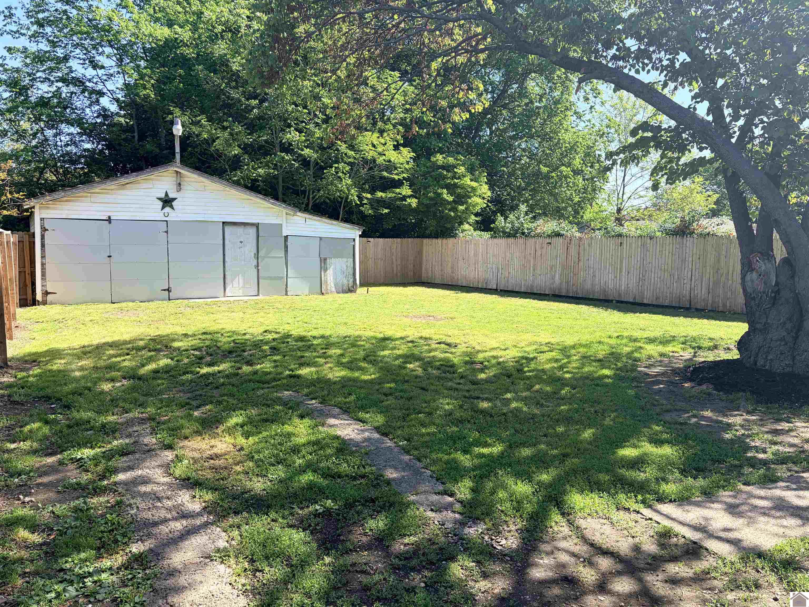 1113 Markham, Paducah, KY 42002 Listing Photo  7