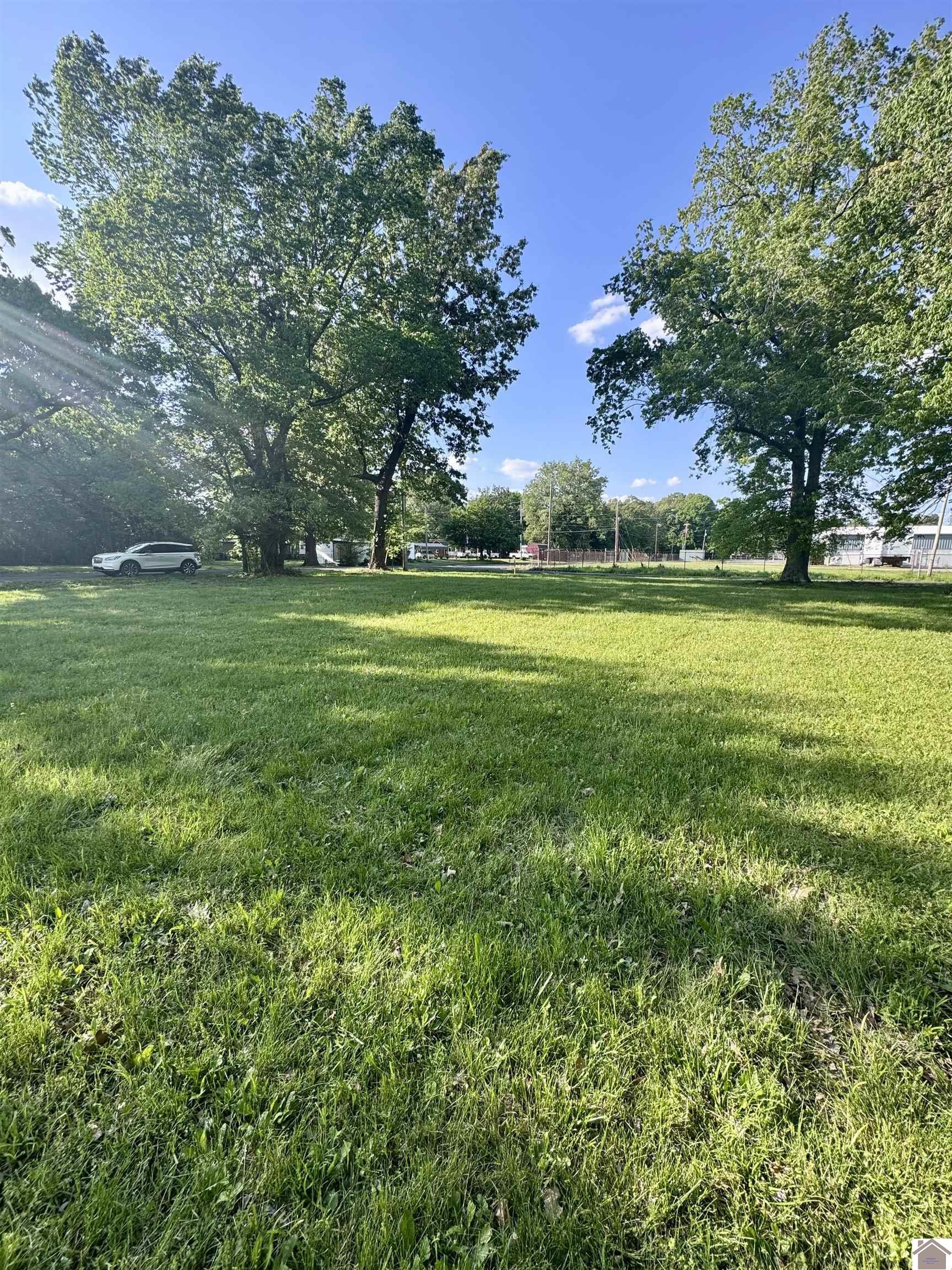 3100 Shelbourne Street, Paducah, KY 42003 Listing Photo  2
