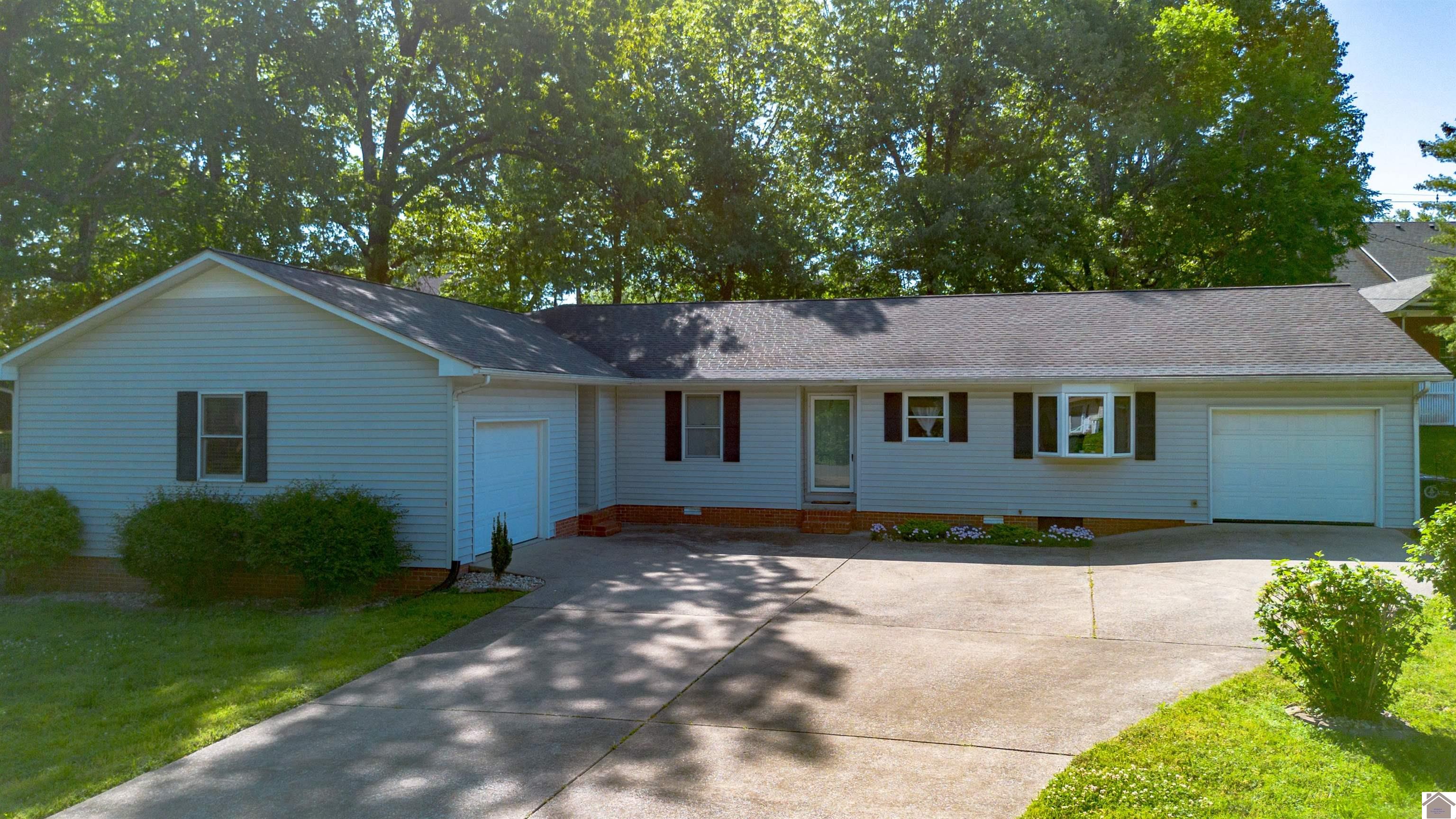 3942 Halehaven Drive, Paducah, KY 42001 Listing Photo  1