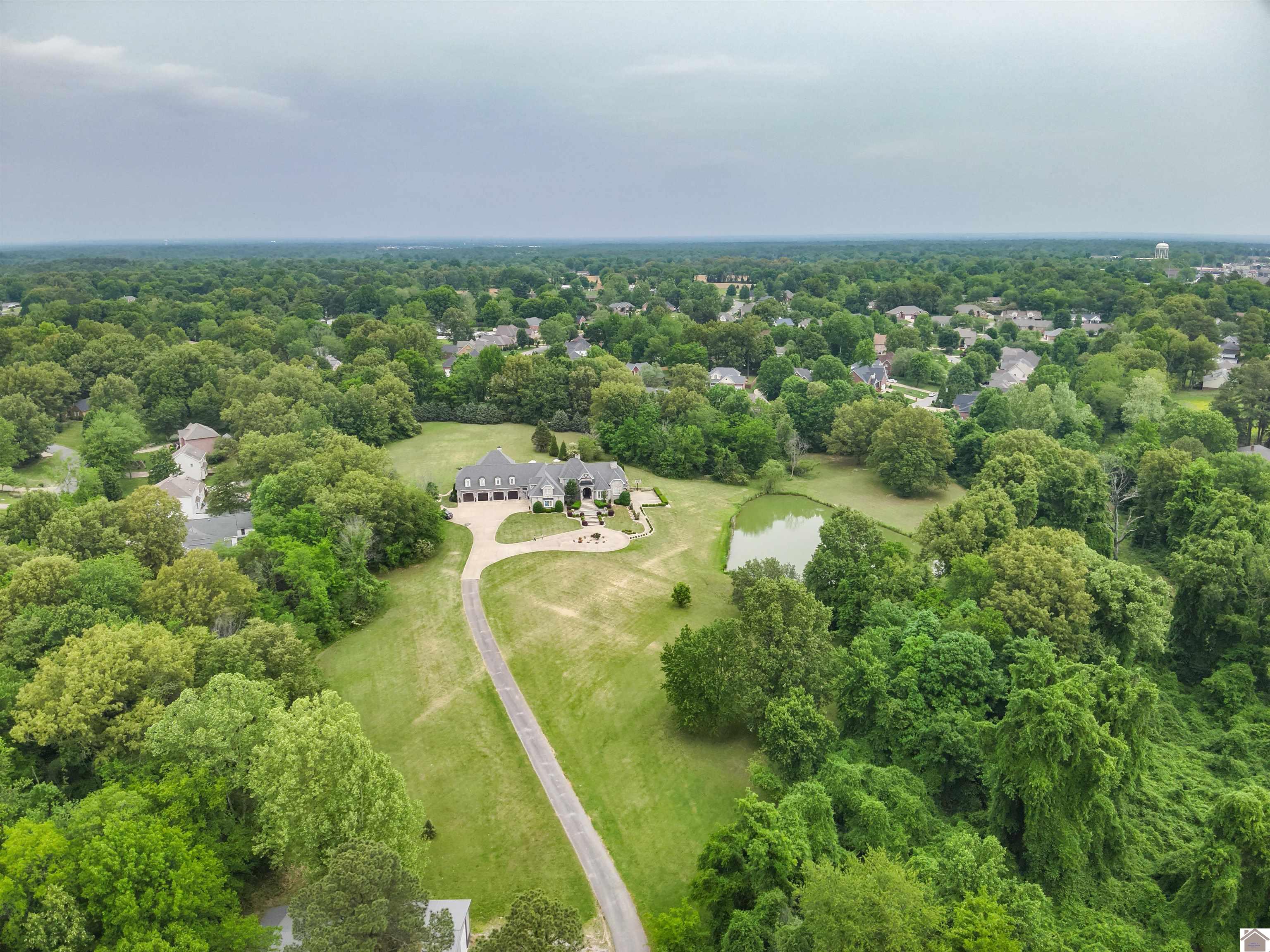 4001 Clinton Road, Paducah, KY 42001 Listing Photo  2