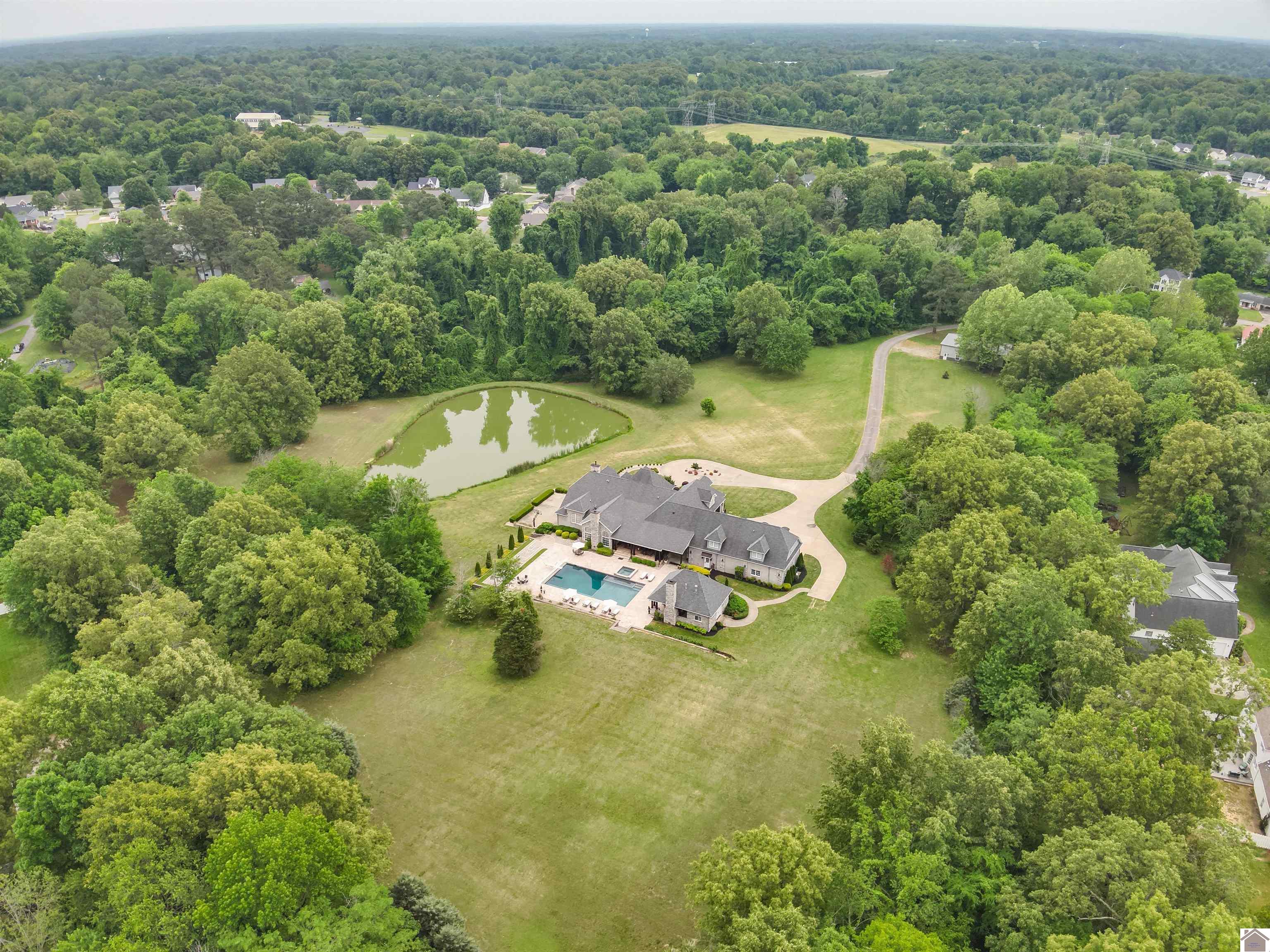 4001 Clinton Road, Paducah, KY 42001 Listing Photo  3
